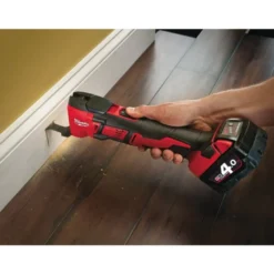 Découpeur ponceur Multi-Tool 18 Volts 1 batterie M18 BMT-421C | 4933446210 Milwaukee