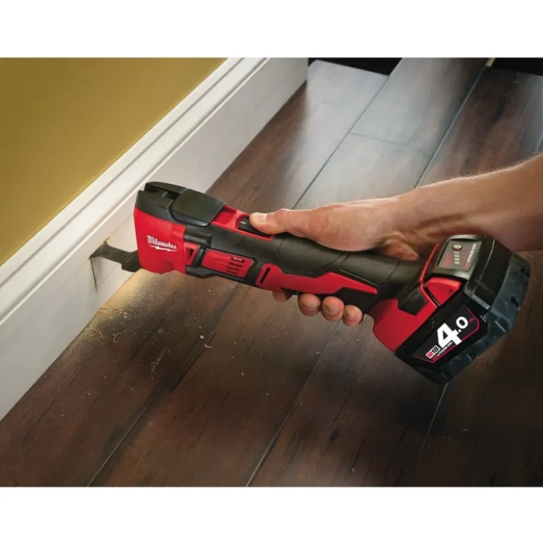 Découpeur ponceur Multi-Tool 18 Volts 1 batterie M18 BMT-421C | 4933446210 Milwaukee