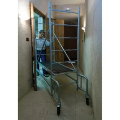 Echafaudages roulants acier Junior 200 plancher 2,80m Tubesca-Comabi | 03140028