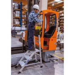 Marchepied confort fixe industrie 3 marches Tubesca-Comabi | 02374503