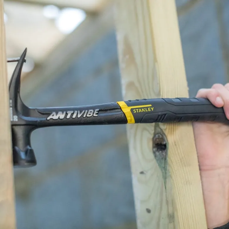 MARTEAU ARRACHE-CLOUS FORGÉ COUDÉ ANTIVIBE 570G STANLEY FATMAX FMHT1-51277
