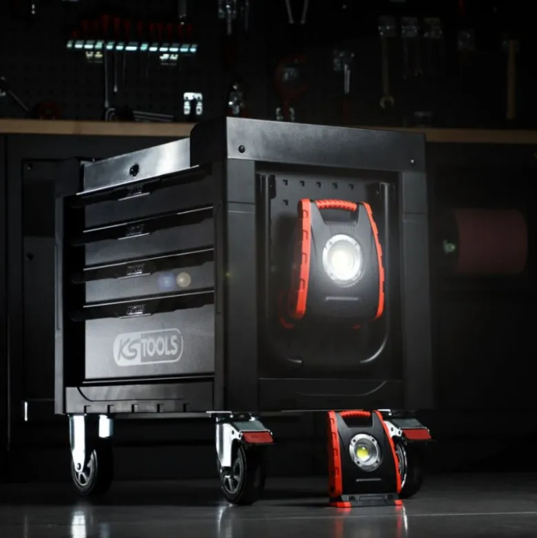 Projecteur mobile à led 30W rechargeables 3000 Lumens - KS Tools | 150.4352