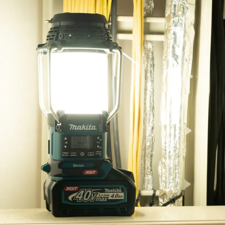 Radio avec lanterne XGT LED USB + BLUETOOTH + DAB - Makita | MR009GZ