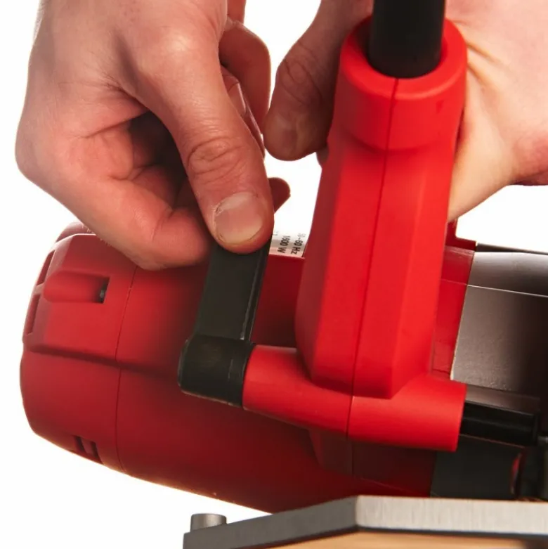 Scie Circulaire 1600Watts capacité de coupe 61mm de profondeur CS 60 | 4933419225 Milwaukee